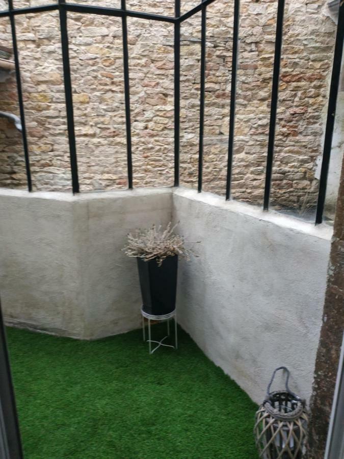 Gite De La Madeleine 80 M2 Турню Экстерьер фото
